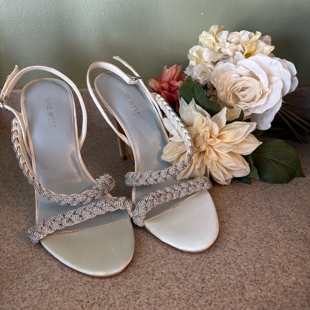 5/$30 Nine West TIFF Champagne Braided Crystal Strap Slingback Heels 10M New!